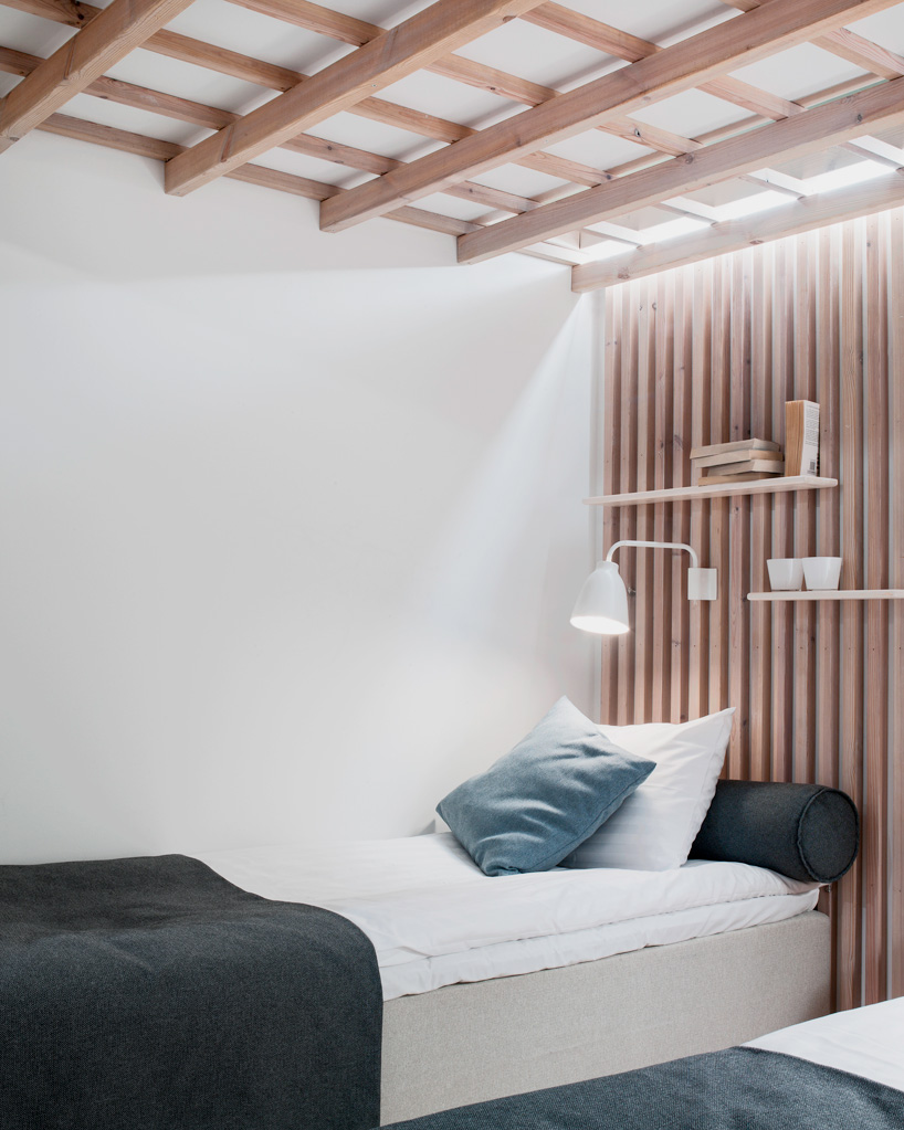 dormitorio hecho en madera