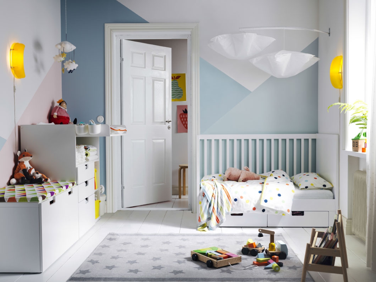 Habitación para niños con textiles colridos
