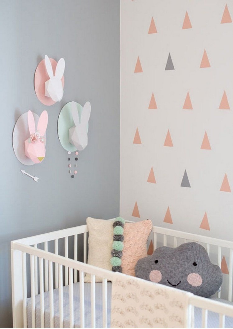 dormitorio de bebé - en tonos rosas y grises