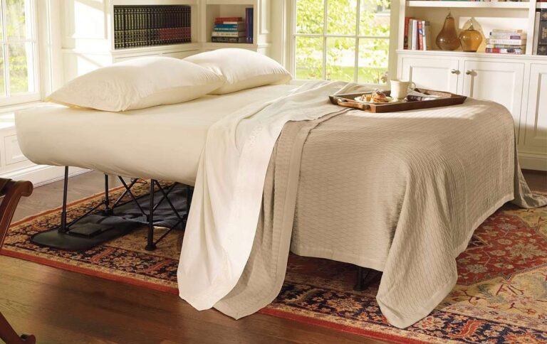 ¿Qué cama auxiliar plegable comprar para los invitados?
