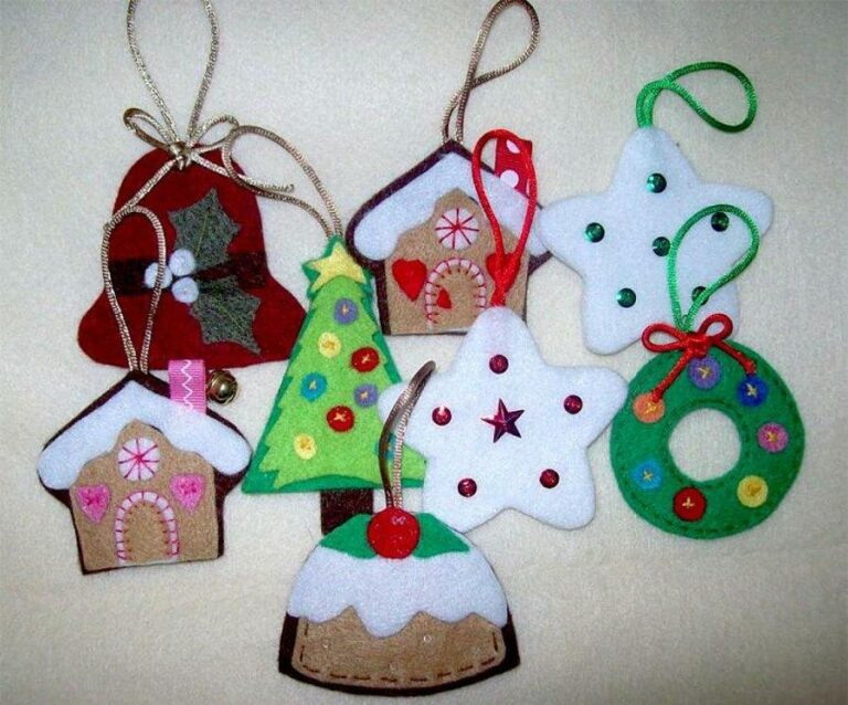 ¿Cómo hacer adornos navideños en fieltro?