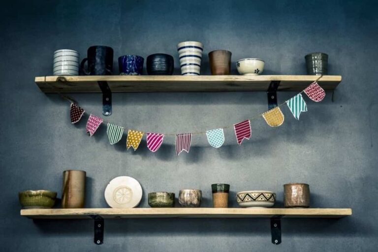 Las estanterías son puntos focales de la decoración y la funcionalidad de tu hogar