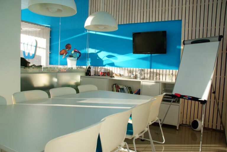 La personalización textil y el interiorismo corporativo como identidad de negocios