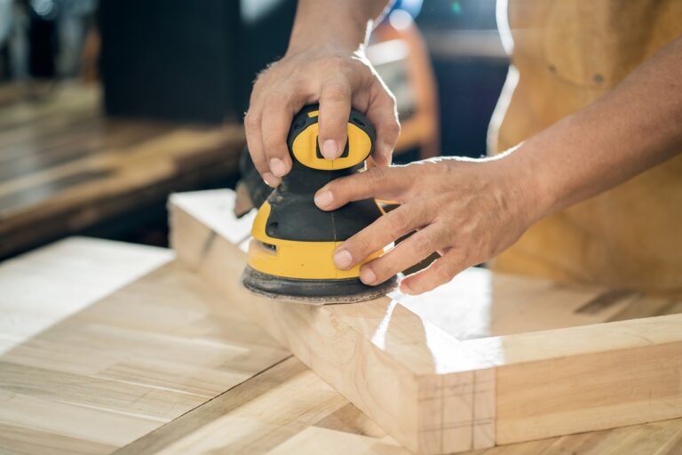 Mejores lijadoras para personalizar las puertas de madera de tu hogar
