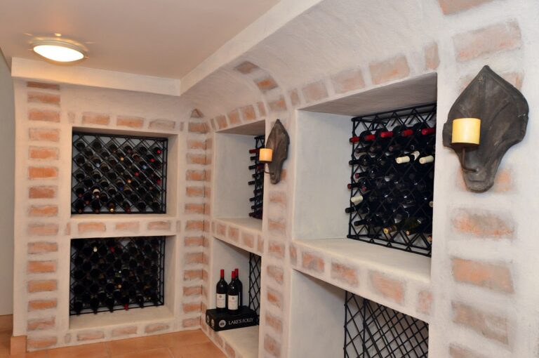 ¿Cómo decorar una bodega pequeña en tu hogar?