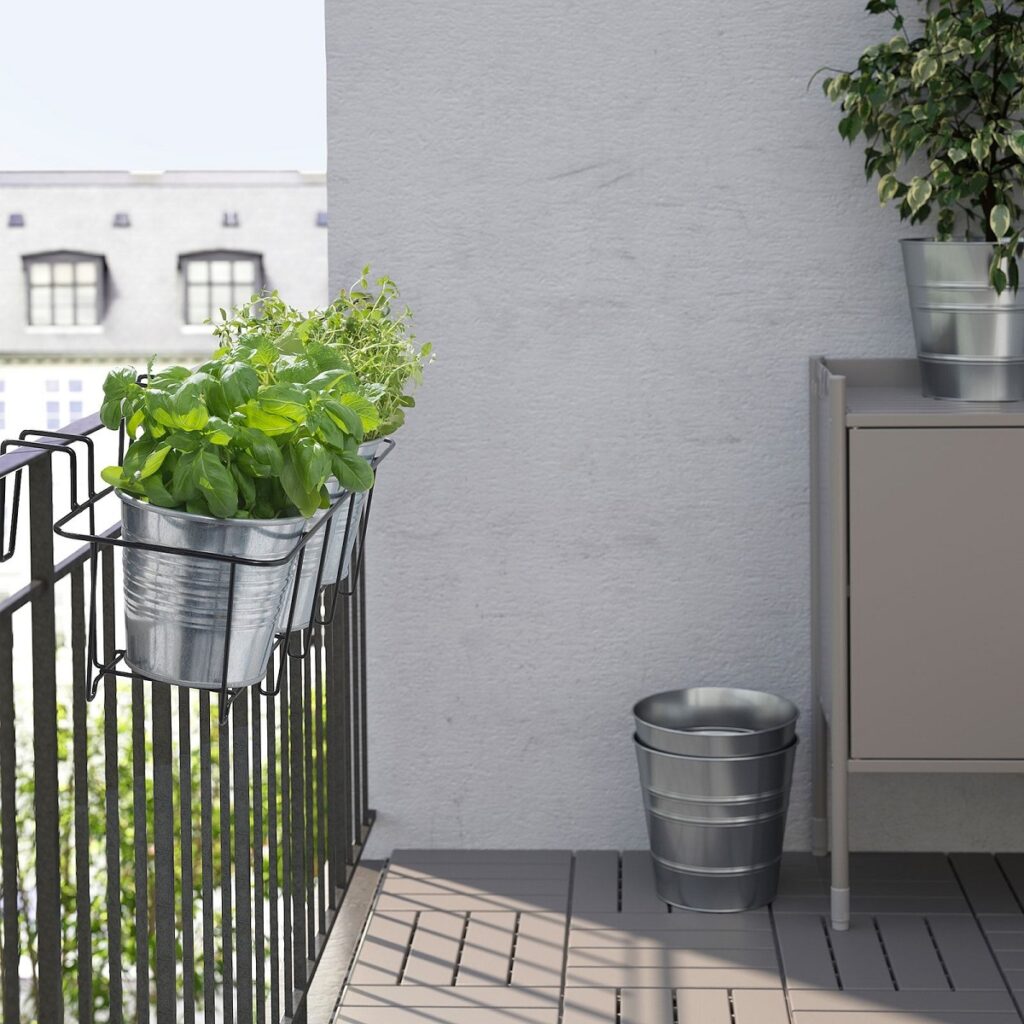 macetas y soportes para plantas de ikea para la terraza 9